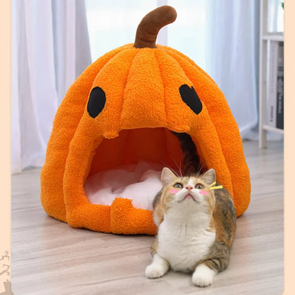 Christmas Cozy Pumpkin Cat House [Most Cats]