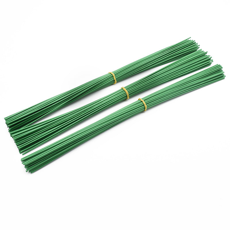 Real supplier photo: green florist wire stems, about 40 cm (bulk bunch shown, the kit has 8)