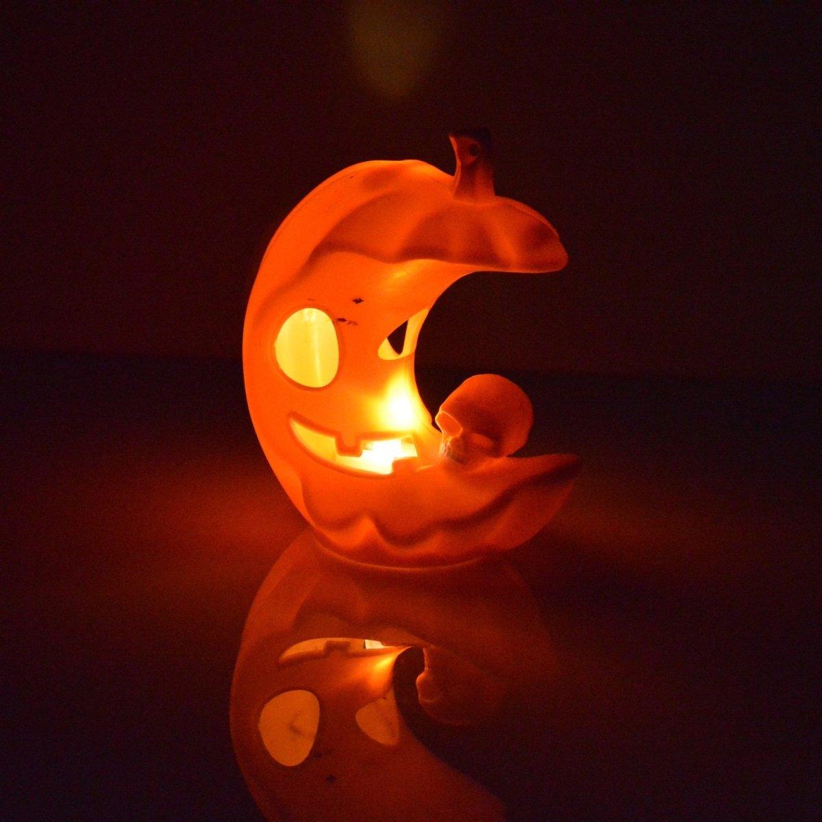 Halloween Decorative Pumpkin Moon - light Lamp - 0 - Scribble Snacks