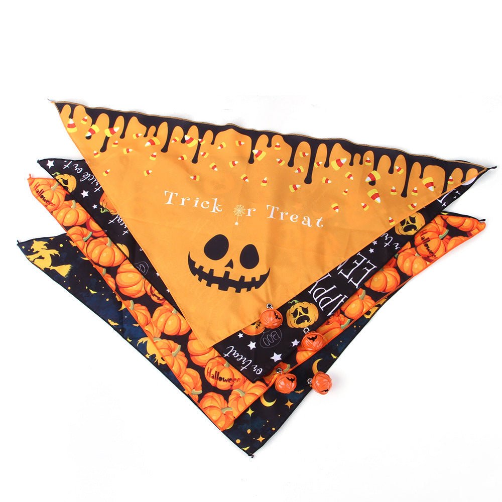 Pet Dog And Cat Halloween Print Triangle Saliva Towel - 0 - Scribble Snacks